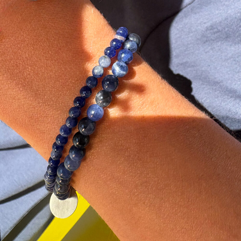 BRACCIAI_DUO_BLU_2.jpg bracciale pietra sodalite - tondino