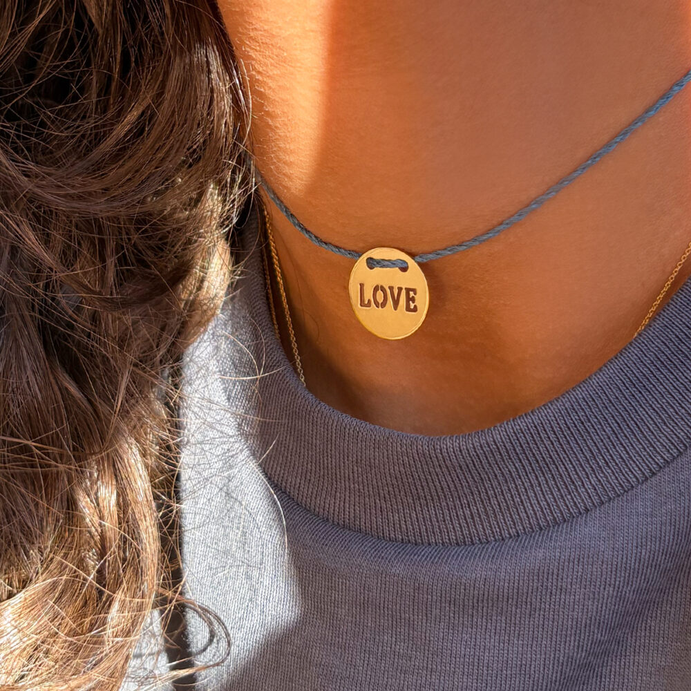 COLLANA_CORDINO_LOVE_2.jpg collana charm love - oro giallo