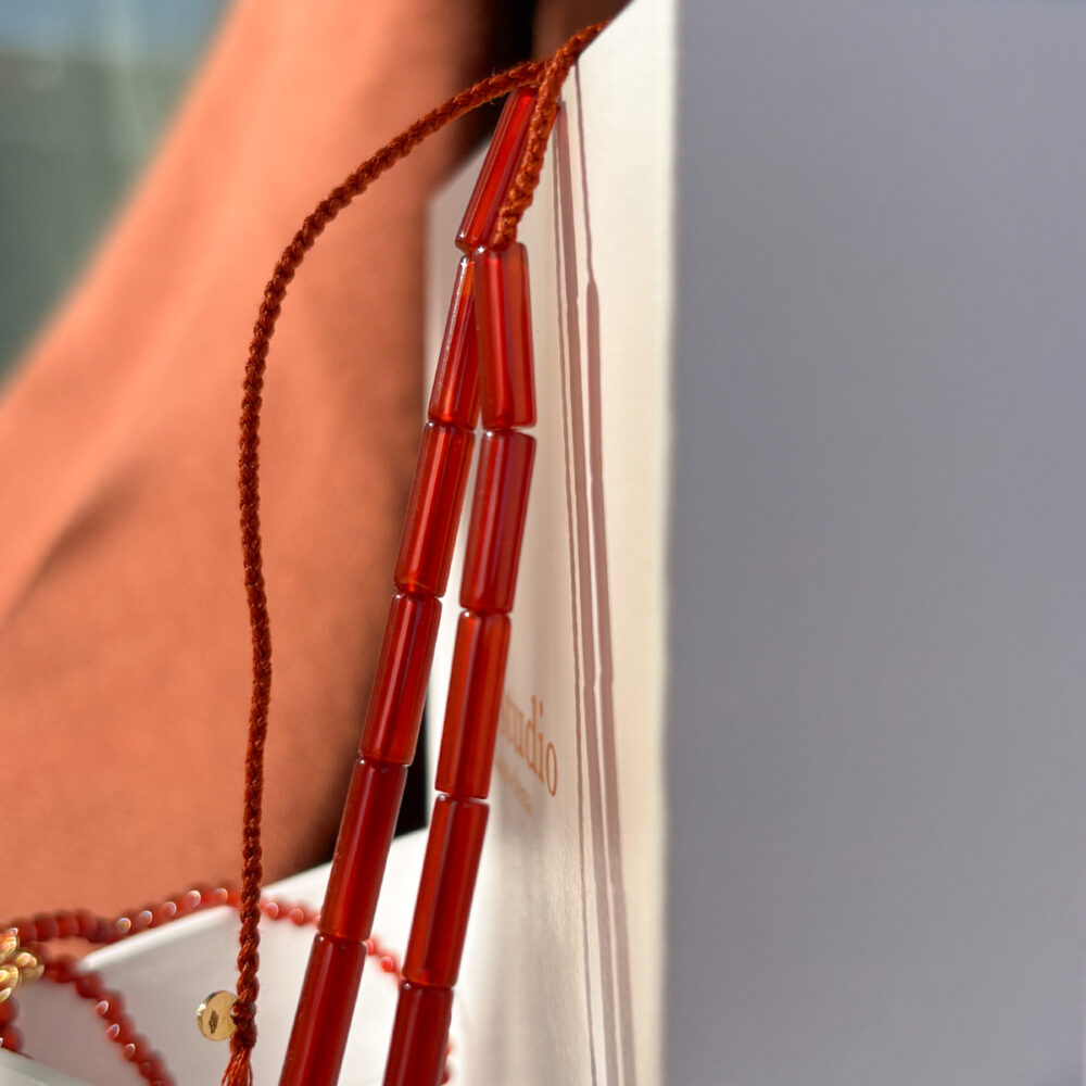 COLLANA_TUBINO_CORNIOLA_DET.jpg collana pietra tubino corniola