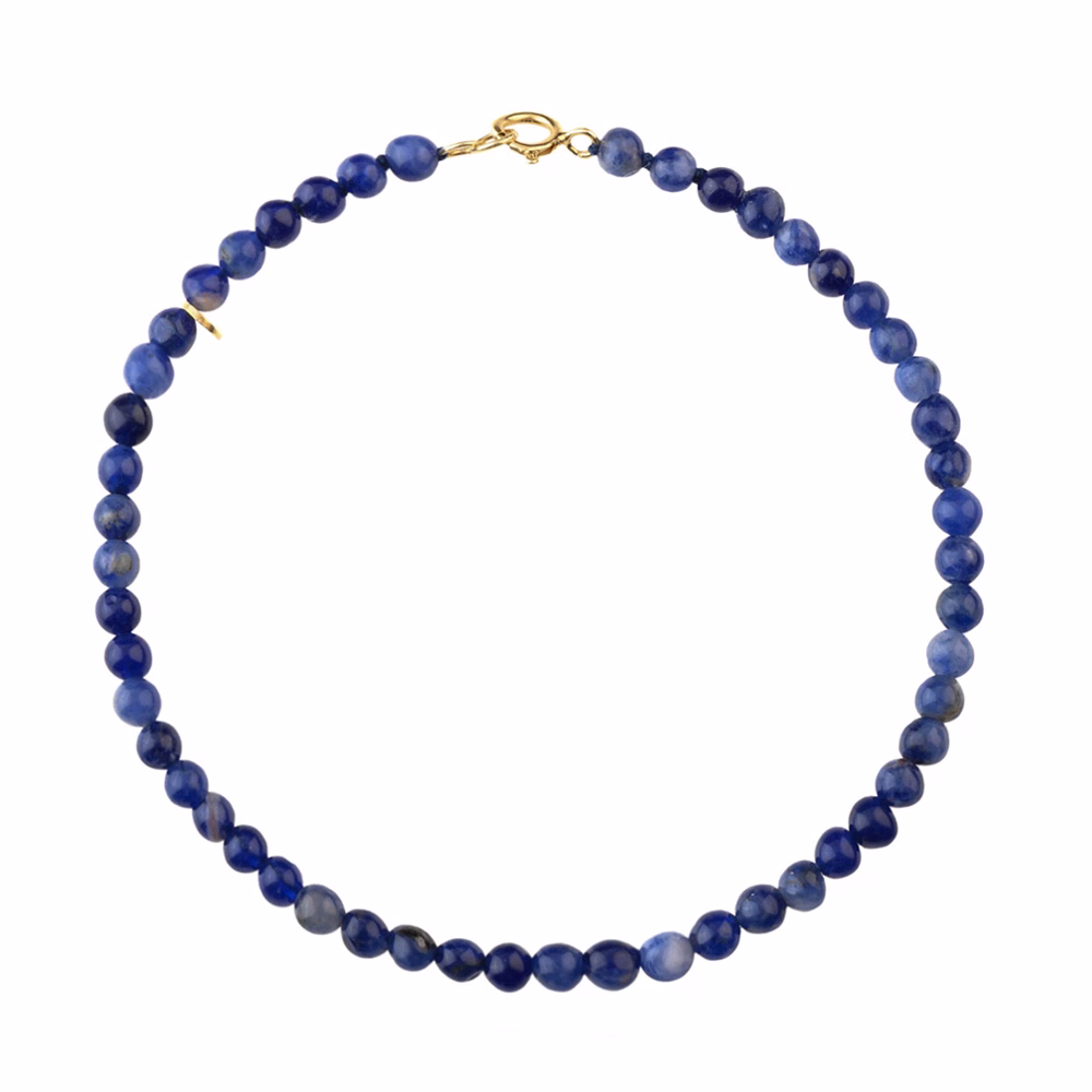 Bracciale pietra Sodalite, all’interno è inserito un charm medaglietta “me” in oro.