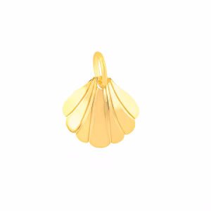 Charm conchiglia ventaglio leggermente bombato in oro.