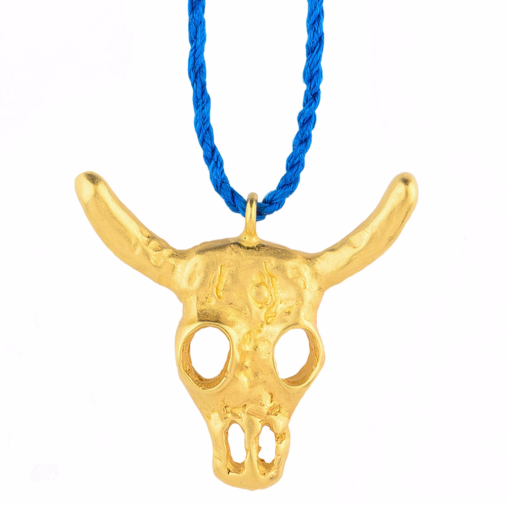 ME_STUDIO_COLLANA_EL_TORO_CORDINO Collana cordino, al centro è inserito un charm “el toro” satinato in oro